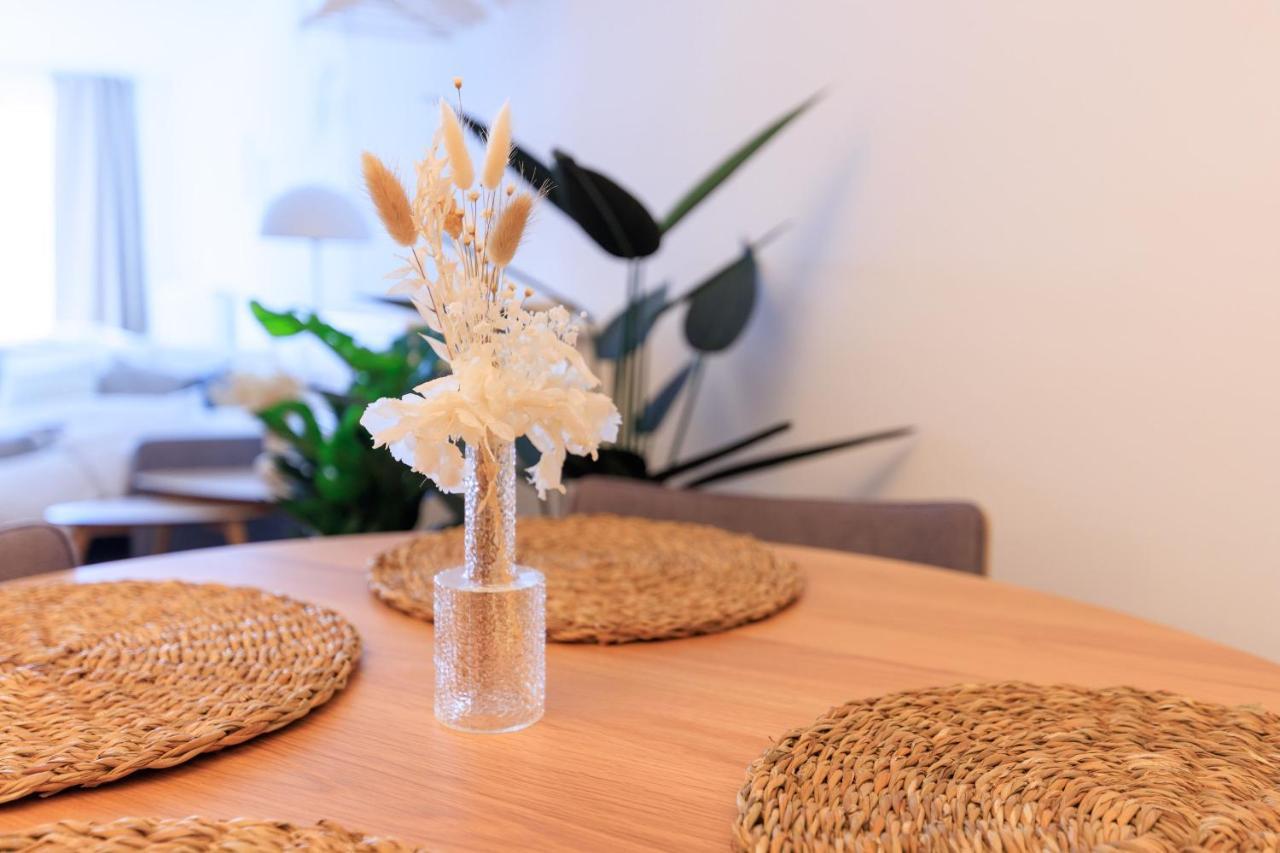 Global Living - Design Apartment I Rathausplatz I Kitchen I اوغسبورغ المظهر الخارجي الصورة