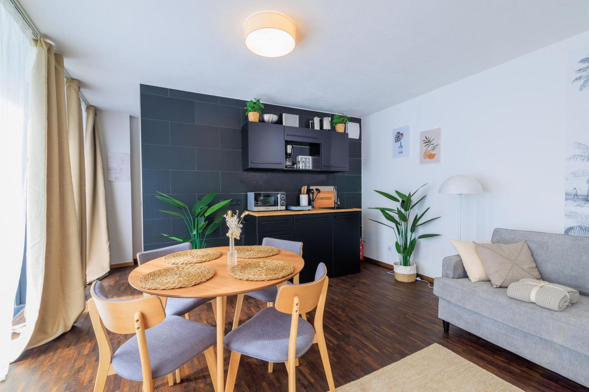 Global Living - Design Apartment I Rathausplatz I Kitchen I اوغسبورغ المظهر الخارجي الصورة